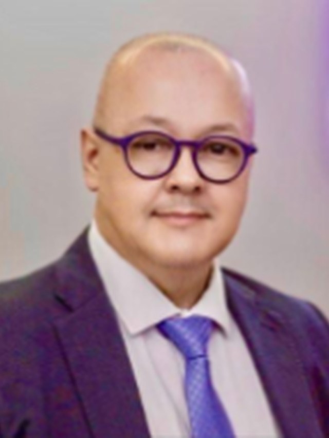 Prof. Flávio de Leão Bastos Pereira